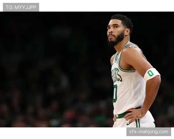 比赛复盘：深入拆解凯尔特人击败勇士一战中，塔图姆的侧翼决策如何带动全队。